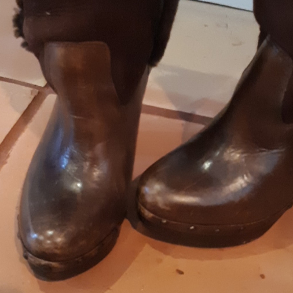Frye - Picture 2 of 4